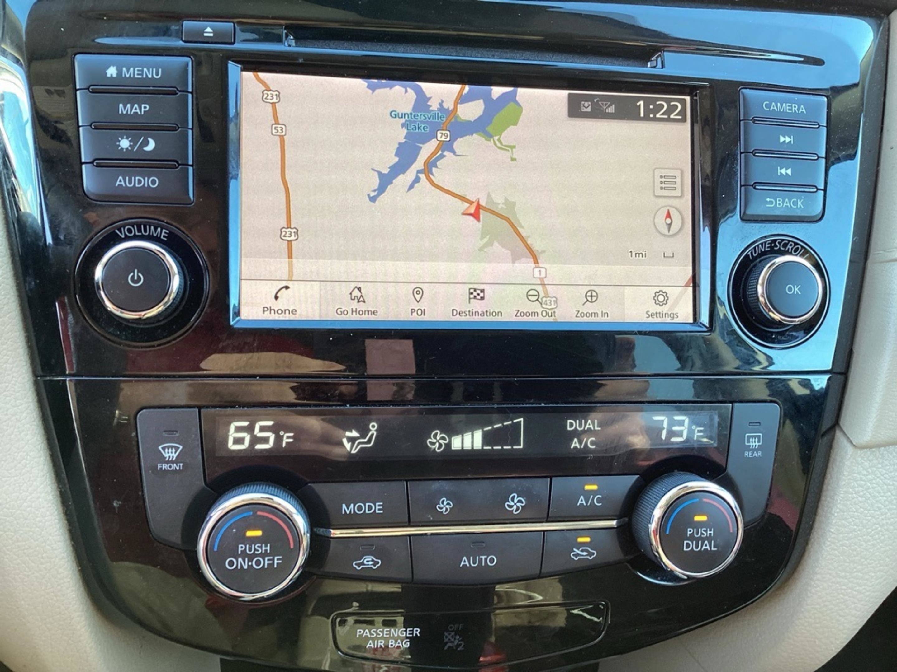 Used 2019 Nissan Rogue SV w/ Premium Package image 11