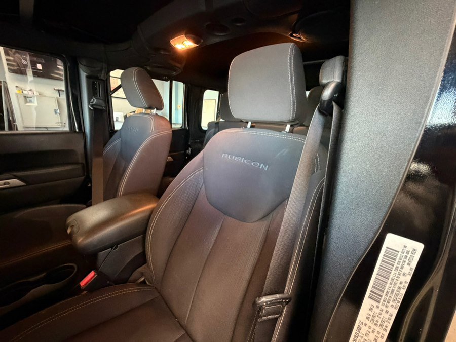 Used 2013 Jeep Wrangler Unlimited Rubicon w/ Connectivity Group image 17