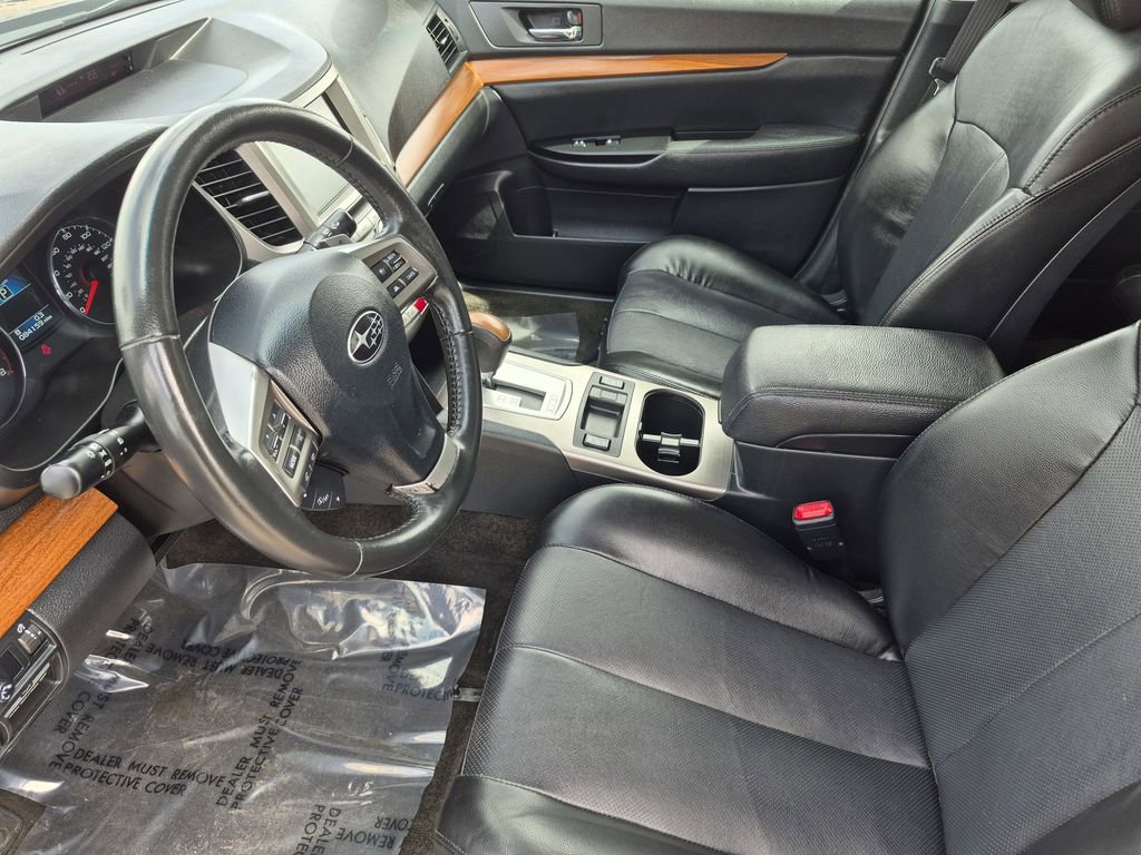 Used 2013 Subaru Outback 2.5i Limited AWD/4WD image 11