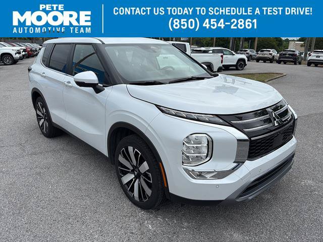 Used 2025 Mitsubishi Outlander SE FWD image 1