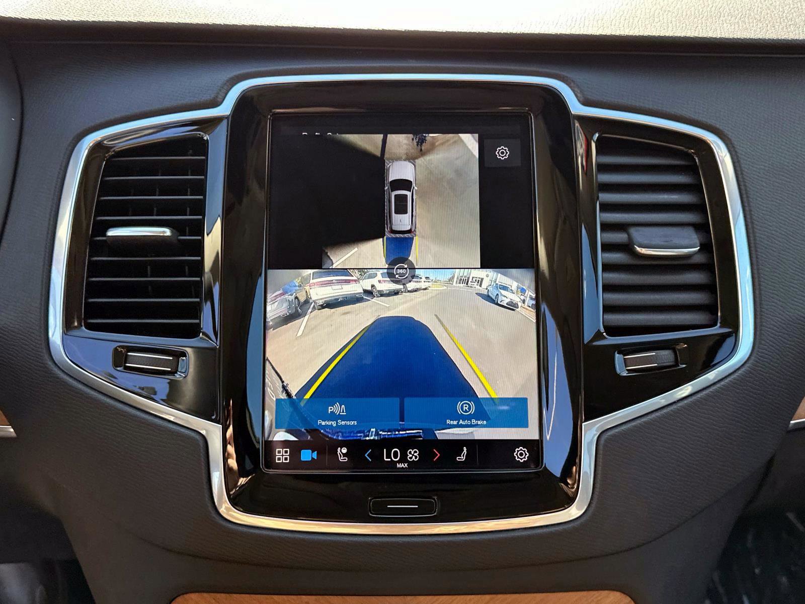 Certified 2024 Volvo XC90 T8 Plus w/ Protection Package Premier image 20