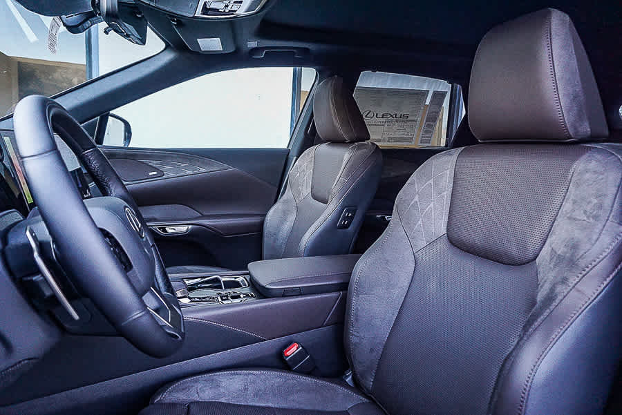 New 2026 Lexus RX 450h AWD image 18