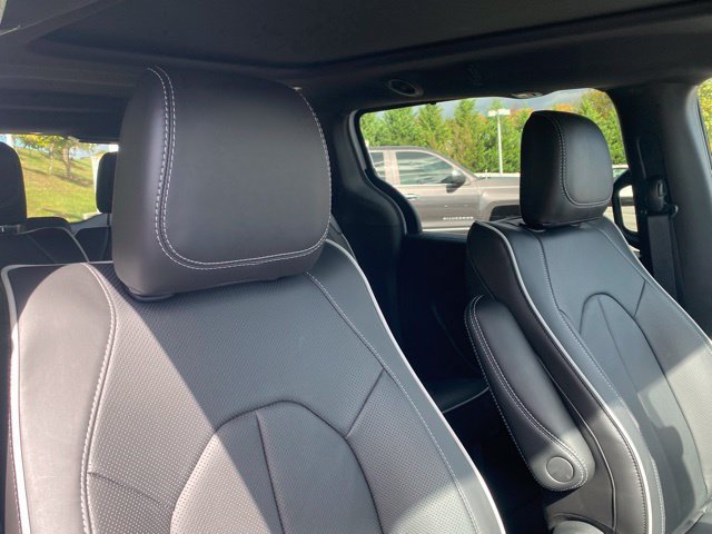 New 2026 Chrysler Pacifica Limited AWD/4WD image 32