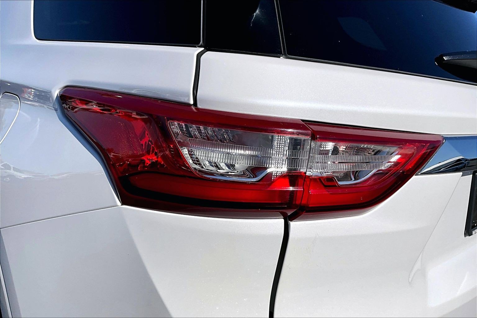 Used 2019 Chevrolet Traverse High Country w/ LPO, Floor Liner Package AWD/4WD image 10