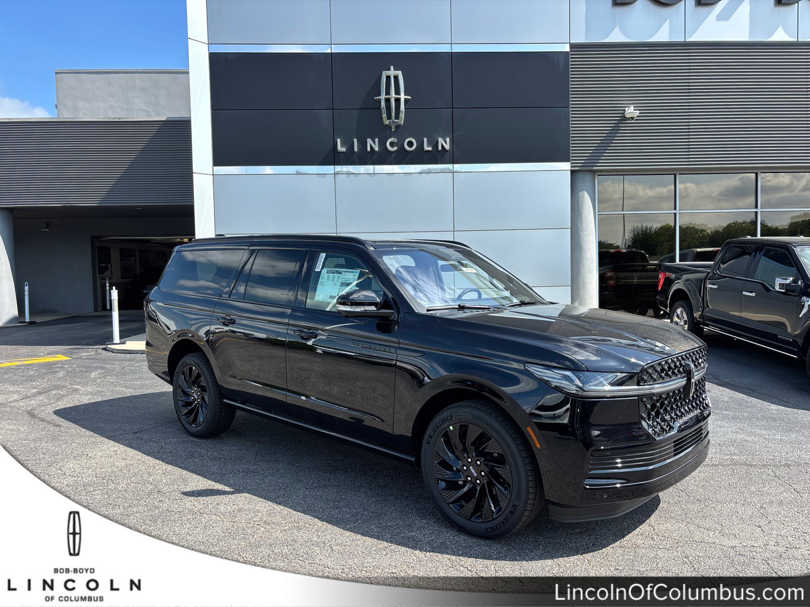 New 2025 Lincoln Navigator L Reserve w/ Jet Appearance Package