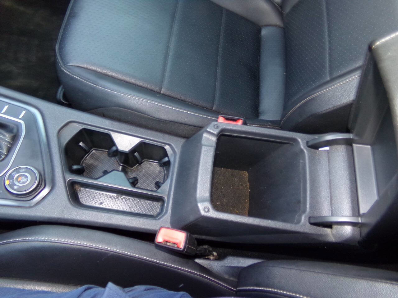 Used 2021 Volkswagen Tiguan SE image 54