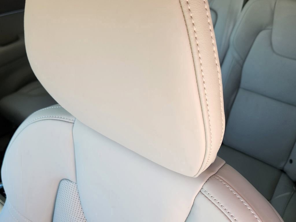 New 2026 Volvo XC90 T8 Ultra w/ Protection Package Premier image 6