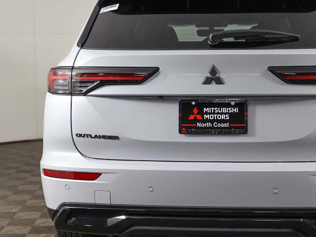 New 2026 Mitsubishi Outlander LE FWD image 15