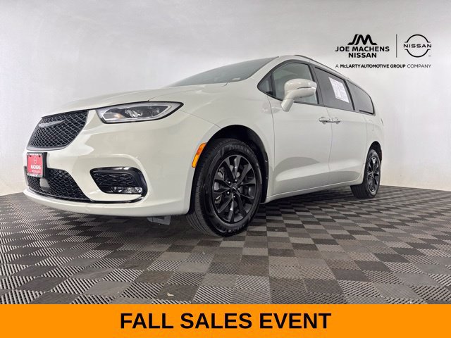Used 2021 Chrysler Pacifica Limited w/ Uconnect Theater Family Group AWD/4WD image 6