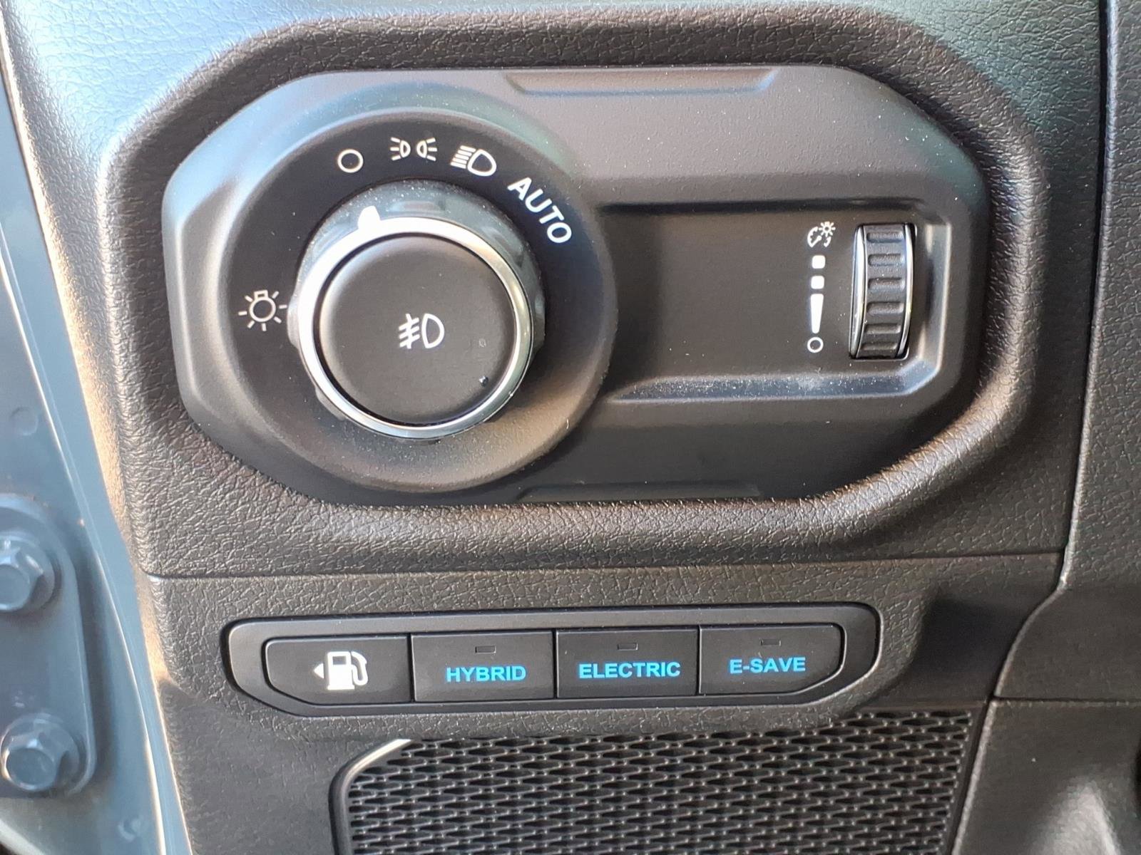 Used 2024 Jeep Wrangler Unlimited AWD/4WD image 23