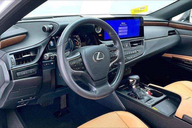 Used 2025 Lexus ES 300h w/ Premium Package image 14