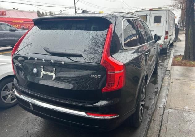 Used 2023 Volvo XC90 B6 Plus AWD/4WD image 2
