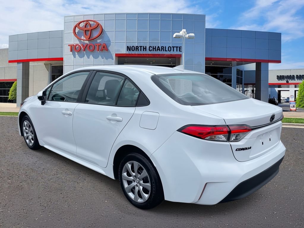 Used 2025 Toyota Corolla LE image 7