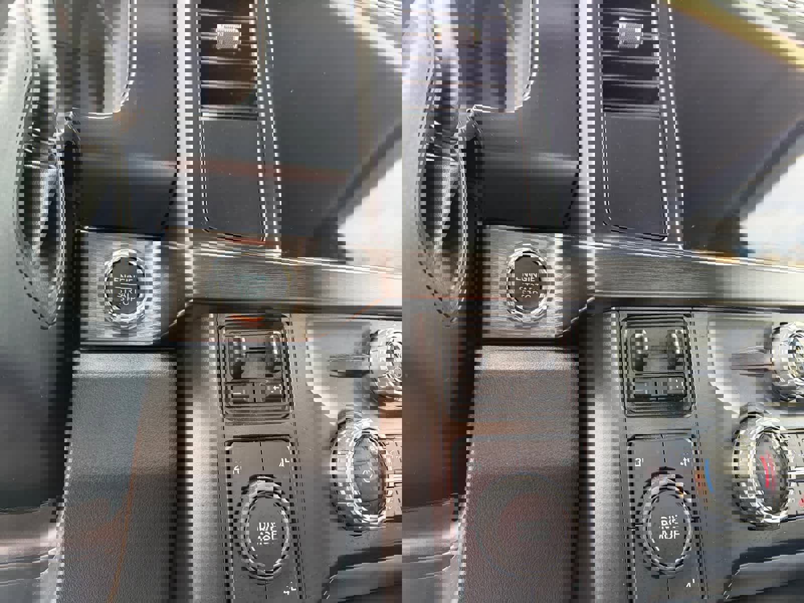 Used 2023 Ford F350 Lariat w/ FX4 Off-Road Package image 23