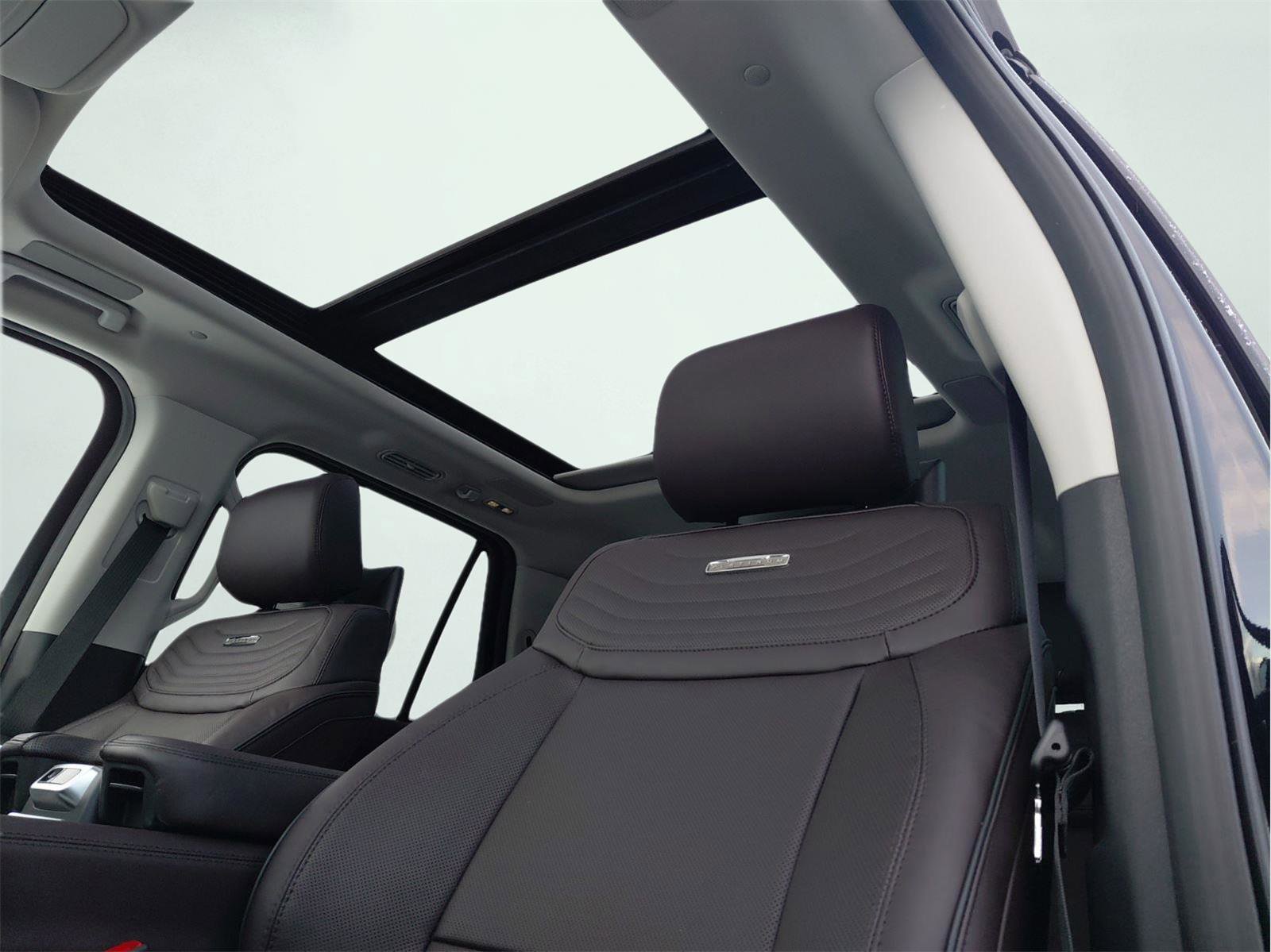 New 2026 Ford Expedition Platinum w/ Platinum Ultimate Package image 9