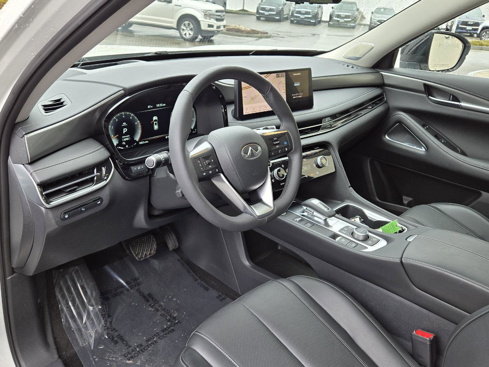 Certified 2025 INFINITI QX60 Luxe w/ Vision Package image 3