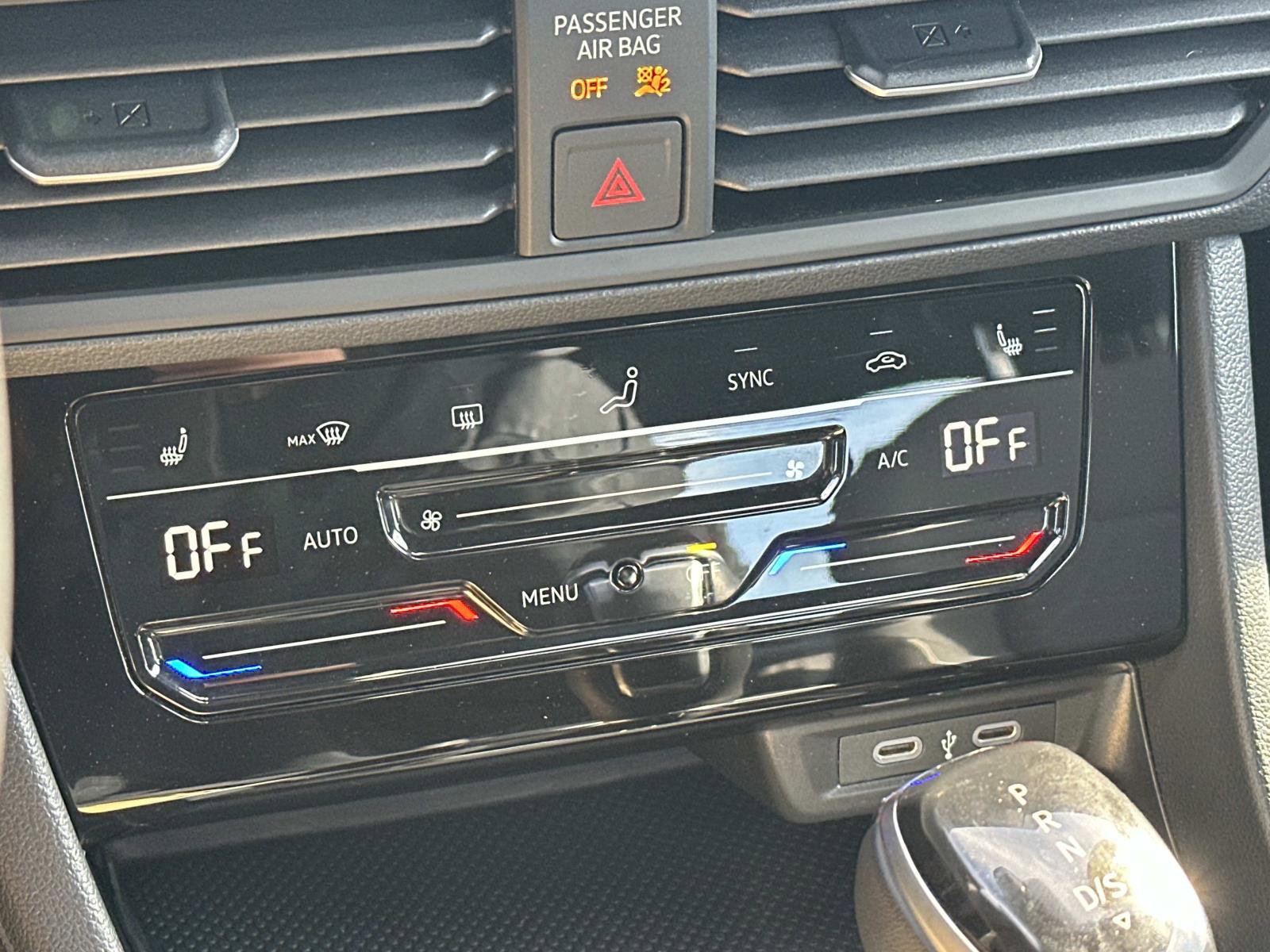 Used 2025 Volkswagen Jetta Sport image 29