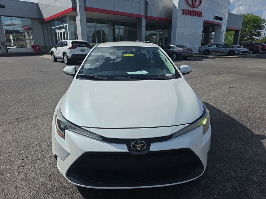 Used 2021 Toyota Corolla LE FWD image 2