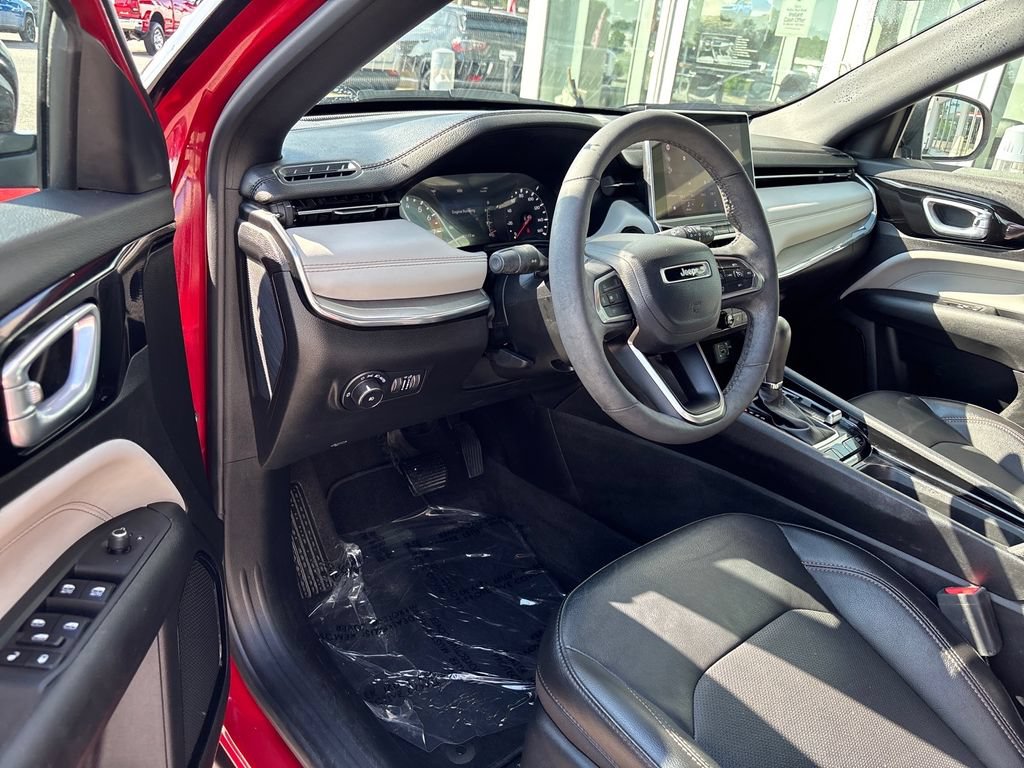Used 2023 Jeep Compass Limited AWD/4WD image 6
