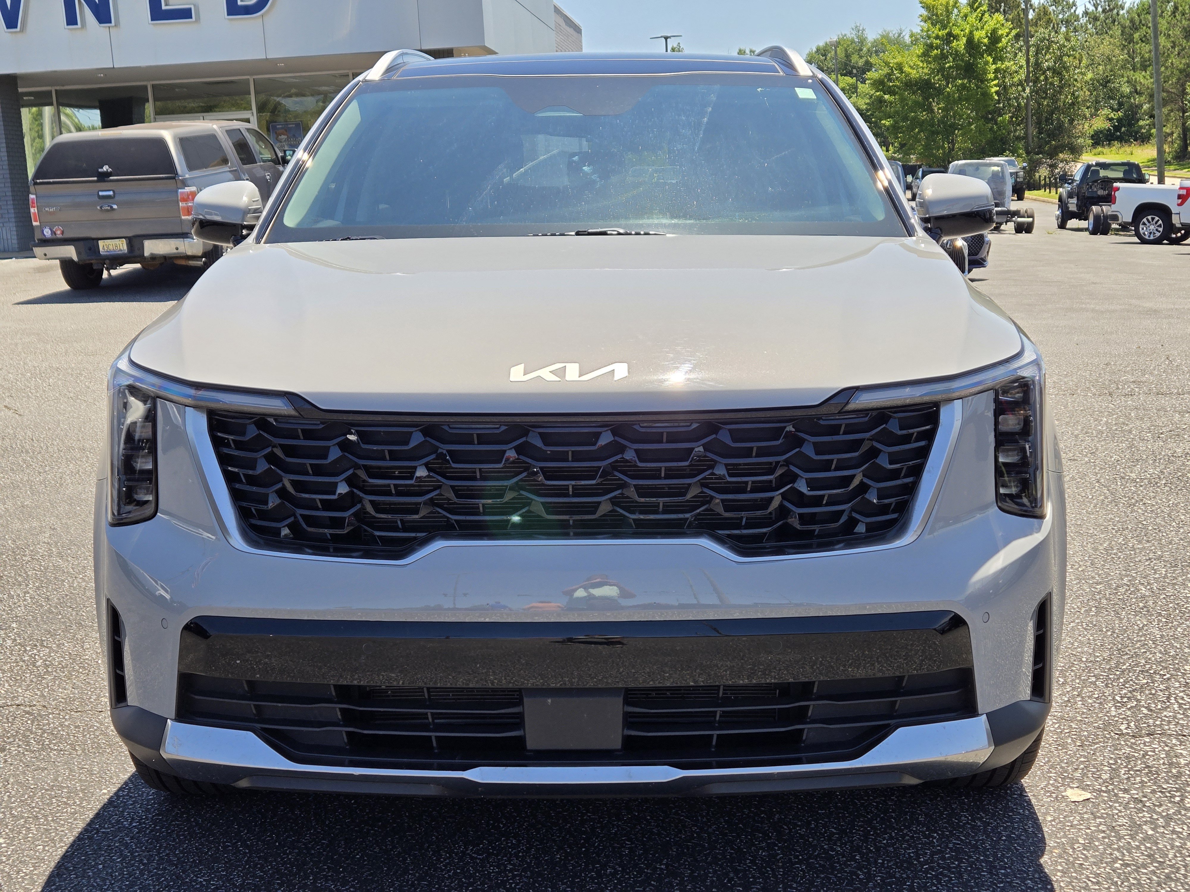 Used 2025 Kia Sorento S w/ Panoramic Sunroof Package AWD/4WD image 3