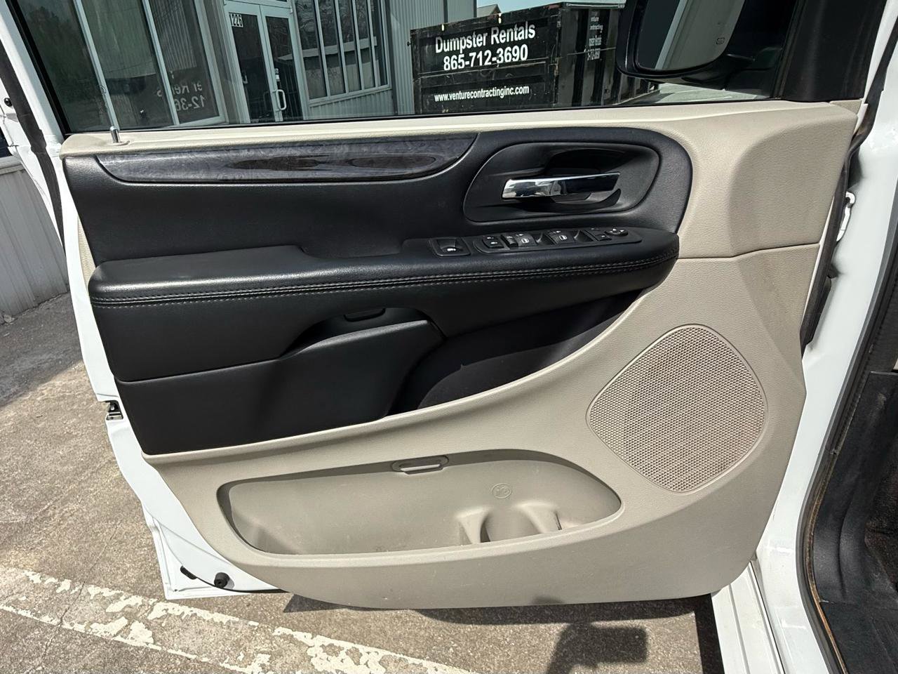 Used 2020 Dodge Grand Caravan SE w/ Rear Park Assist Package image 15