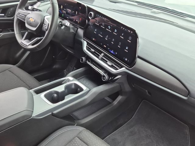 Used 2025 Chevrolet Equinox EV LT image 18