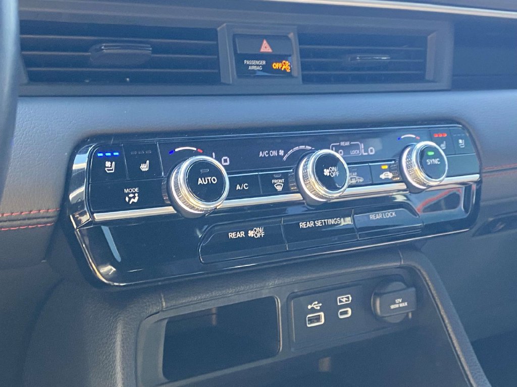 Used 2025 Honda Pilot Black Edition image 25