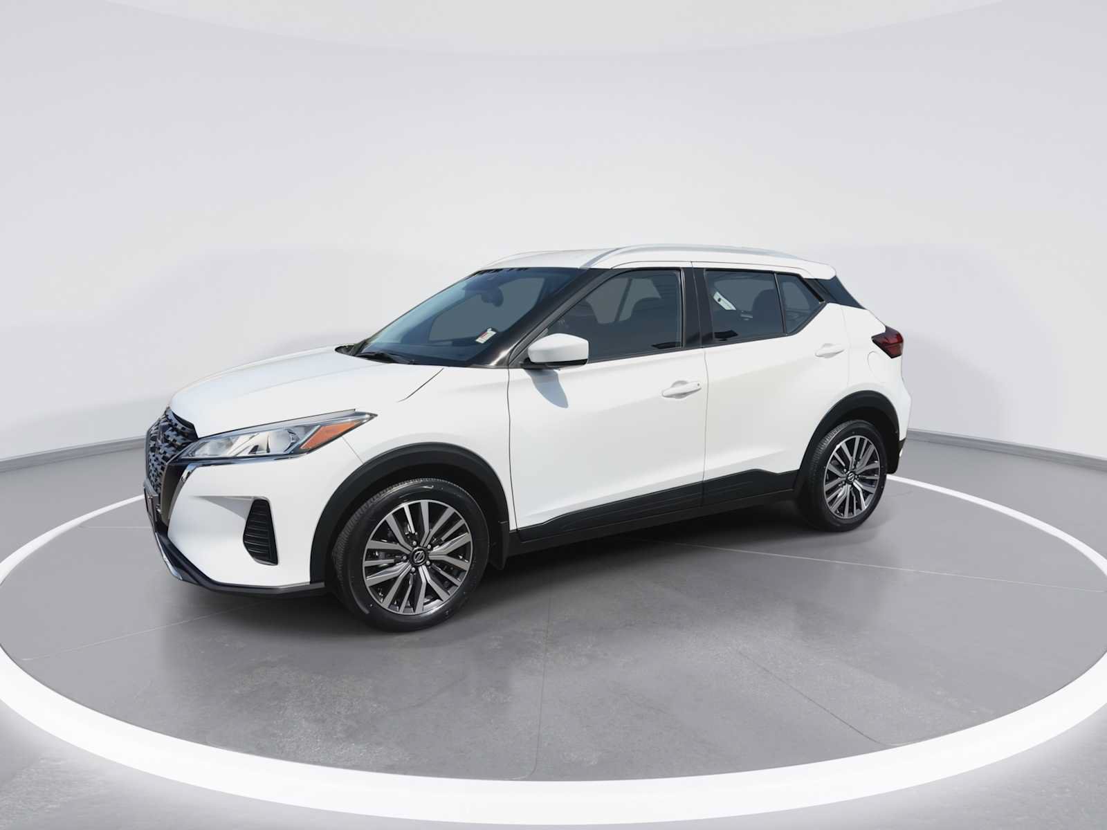 Used 2021 Nissan Kicks SV FWD image 4