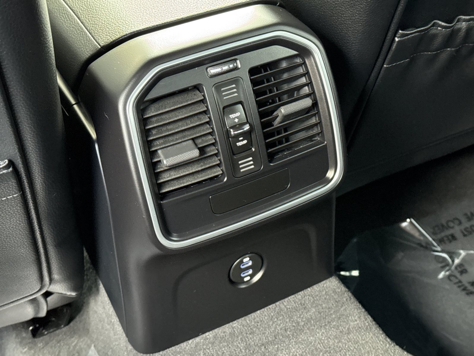 Certified 2026 Porsche Macan AWD/4WD image 15