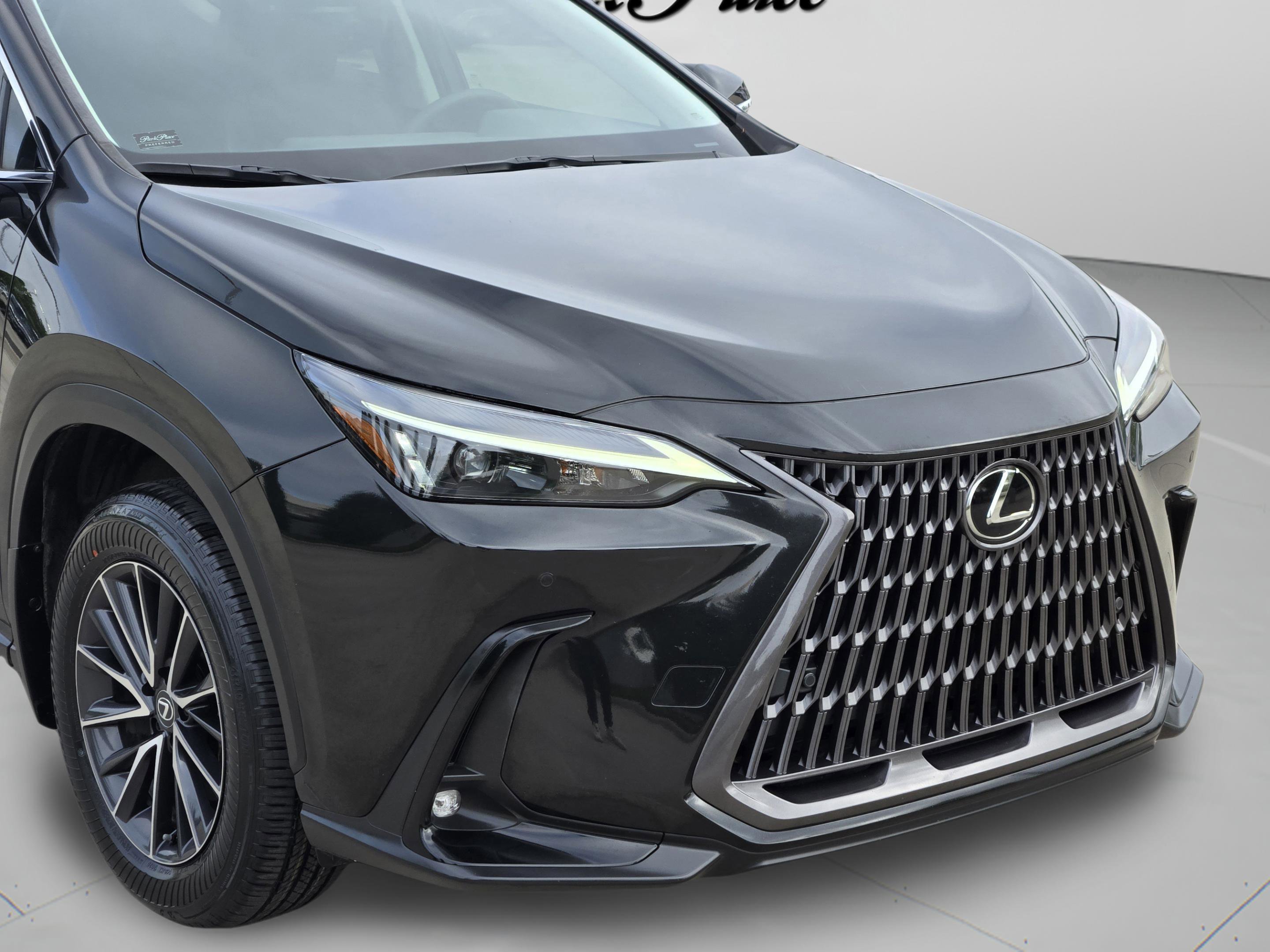 Used 2024 Lexus NX 250 FWD w/ Towing Package (2000 Lbs) image 32