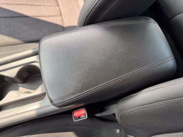 Used 2017 Chrysler 200 LX FWD image 14