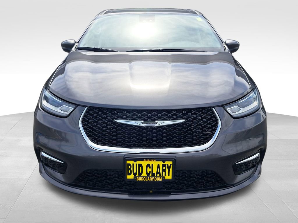 Used 2023 Chrysler Pacifica Touring-L FWD image 9