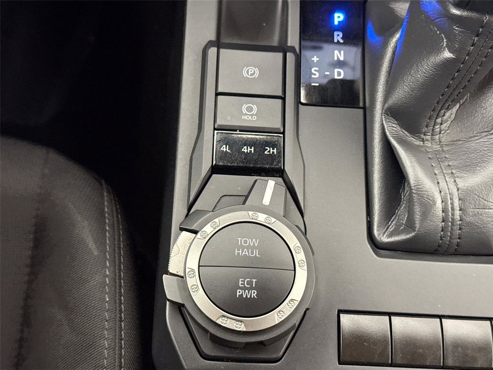 Certified 2024 Toyota Tacoma SR5 AWD/4WD image 27