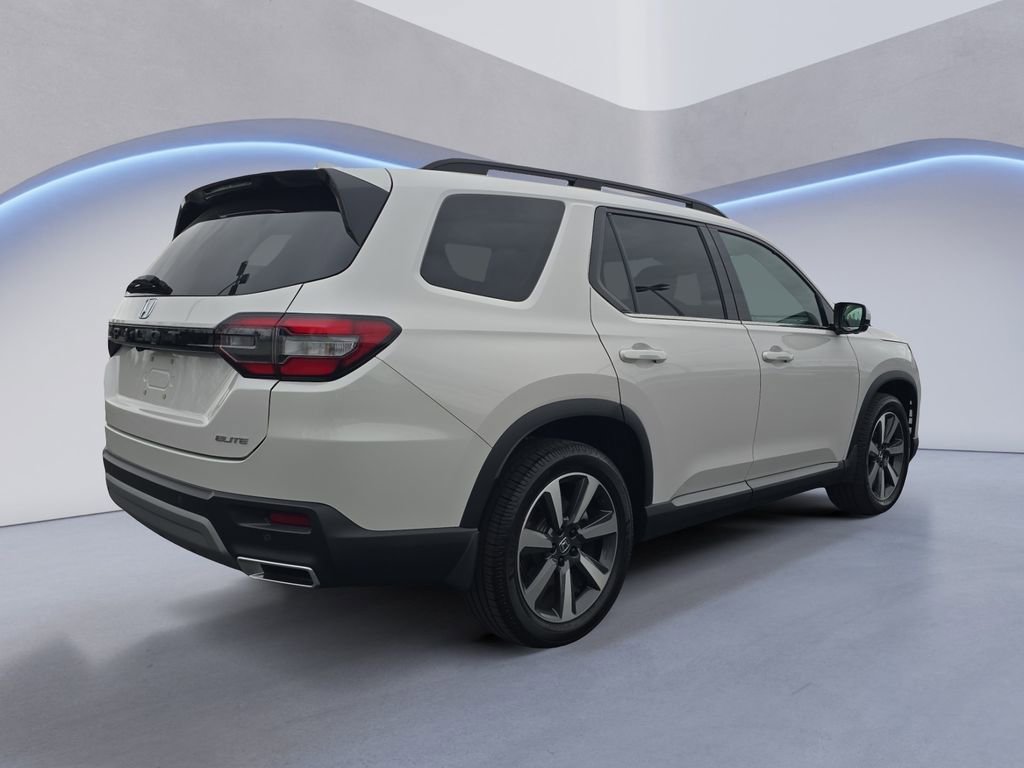 Used 2023 Honda Pilot Elite image 5