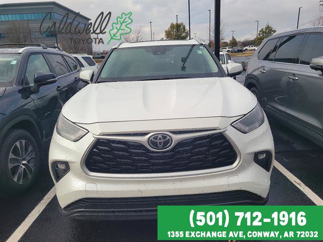 Certified 2023 Toyota Highlander XLE image 2