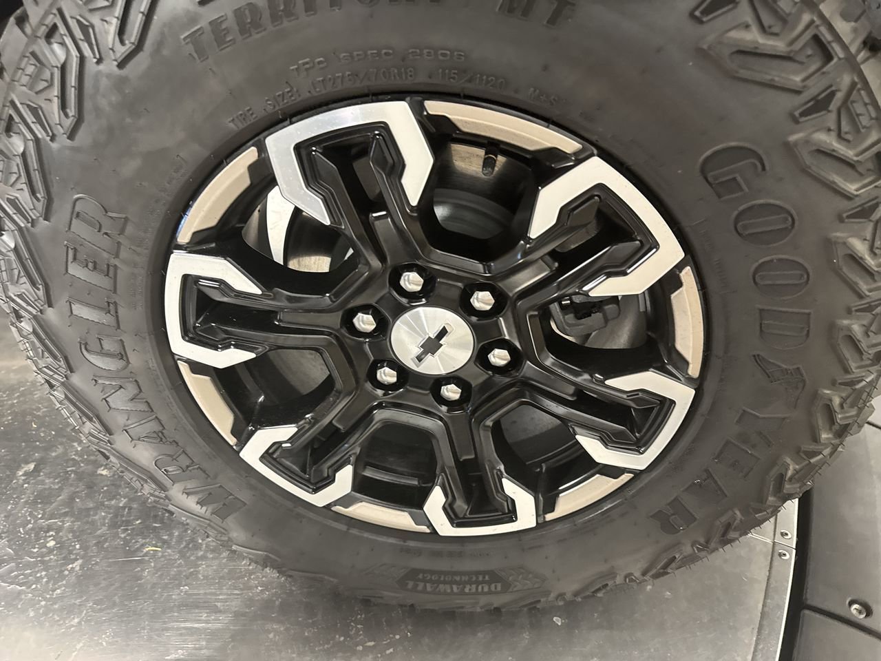 Used 2024 Chevrolet Silverado 1500 ZR2 w/ Technology Package image 12