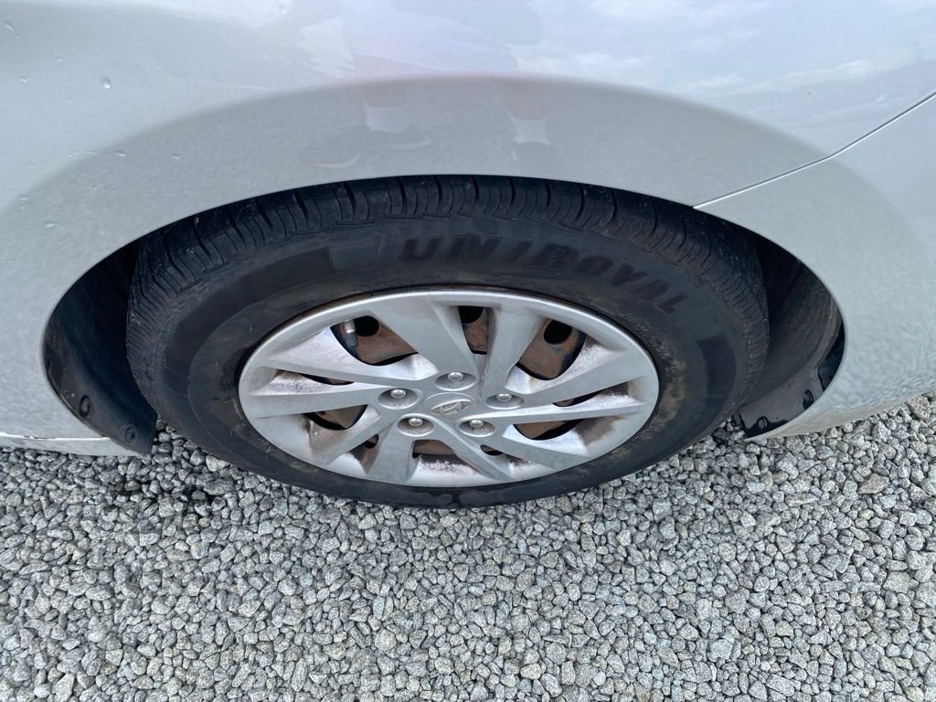 Used 2019 Hyundai Elantra SE FWD image 23