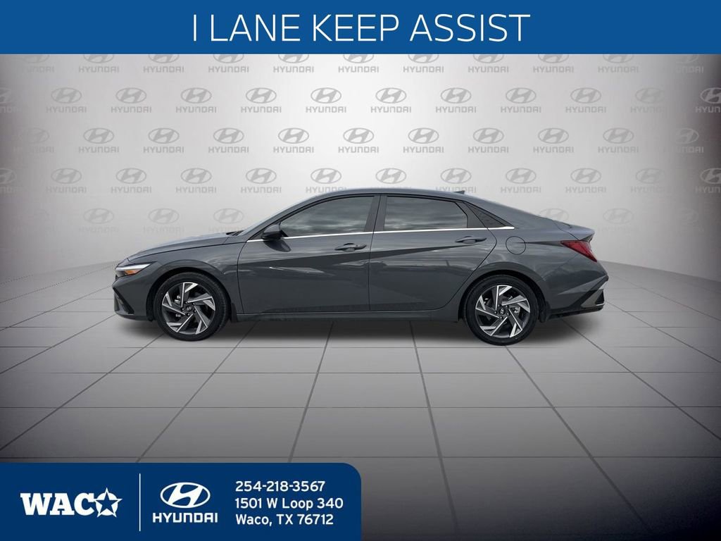 Used 2025 Hyundai Elantra SEL image 13