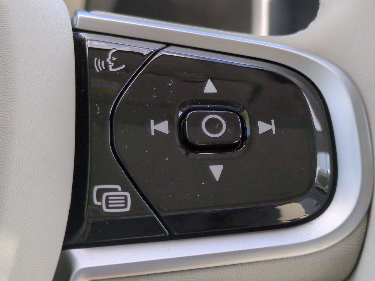 New 2026 Volvo XC60 T8 Ultra w/ Protection Package Premier image 25