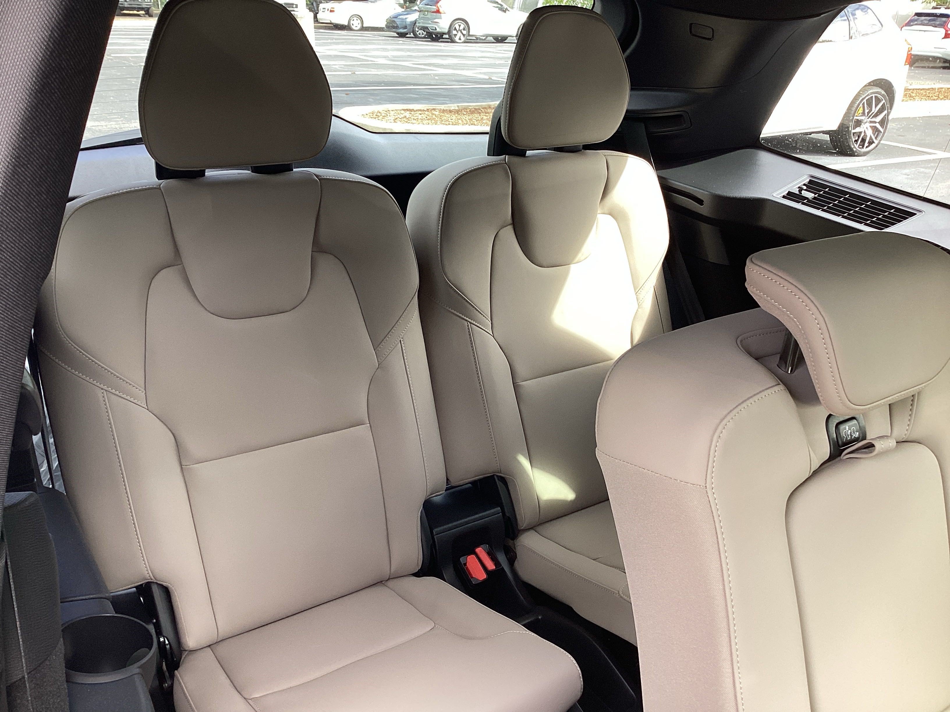 Certified 2026 Volvo XC90 B6 Plus w/ Protection Package Premier AWD/4WD image 23
