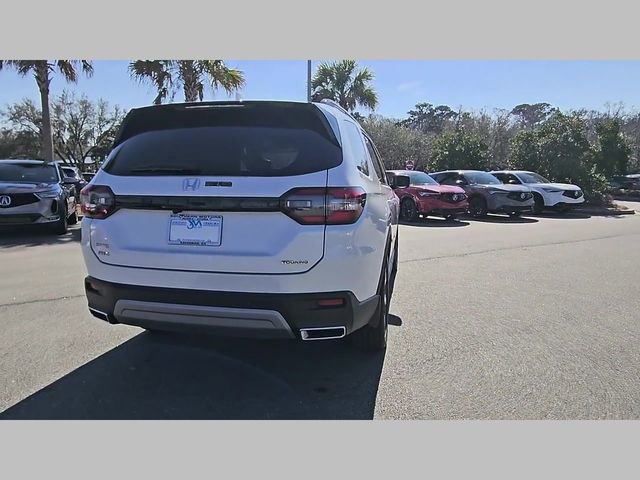 Used 2025 Honda Pilot Touring image 23