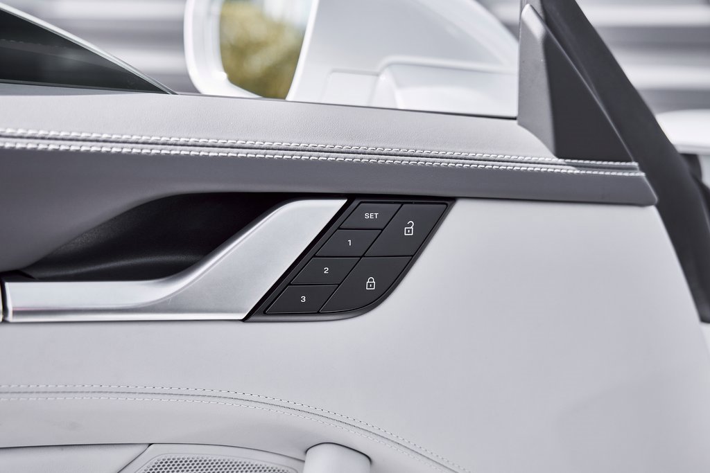 Used 2025 Porsche 911 Turbo S image 32