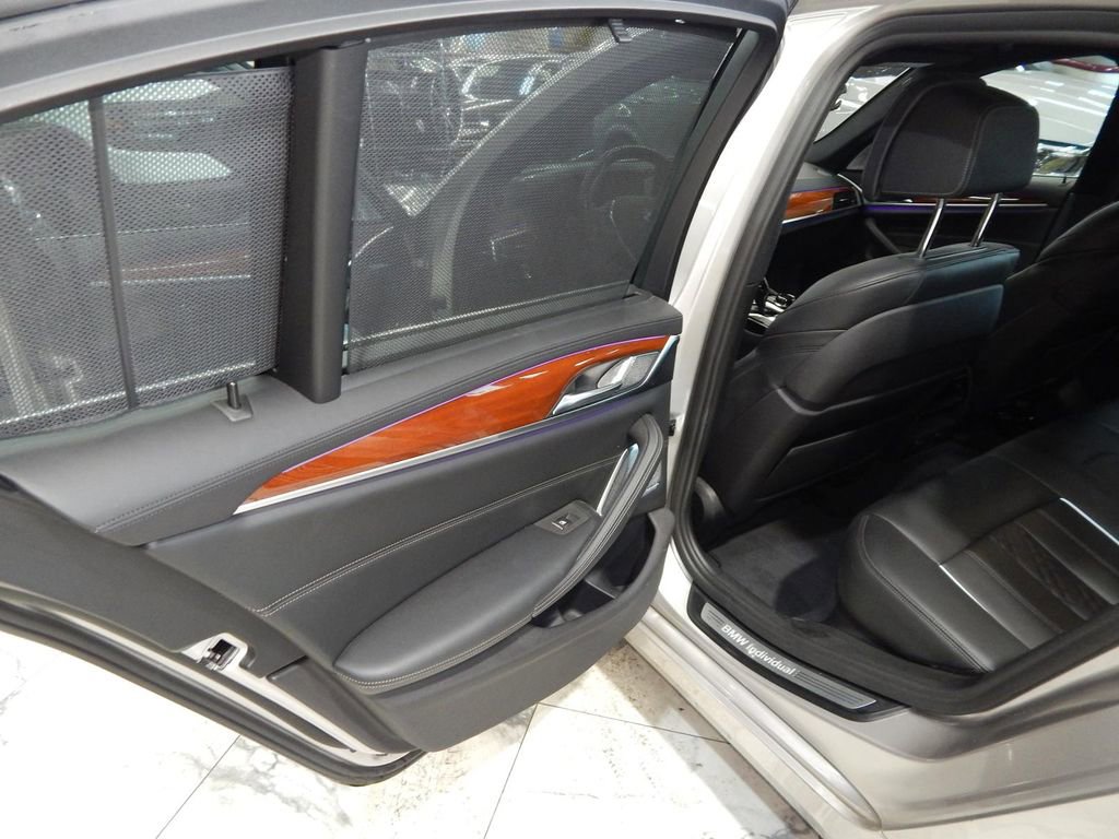 Used 2019 BMW 540i xDrive w/ Dynamic Handling Package image 19