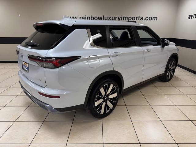 New 2025 Mitsubishi Outlander SE image 6