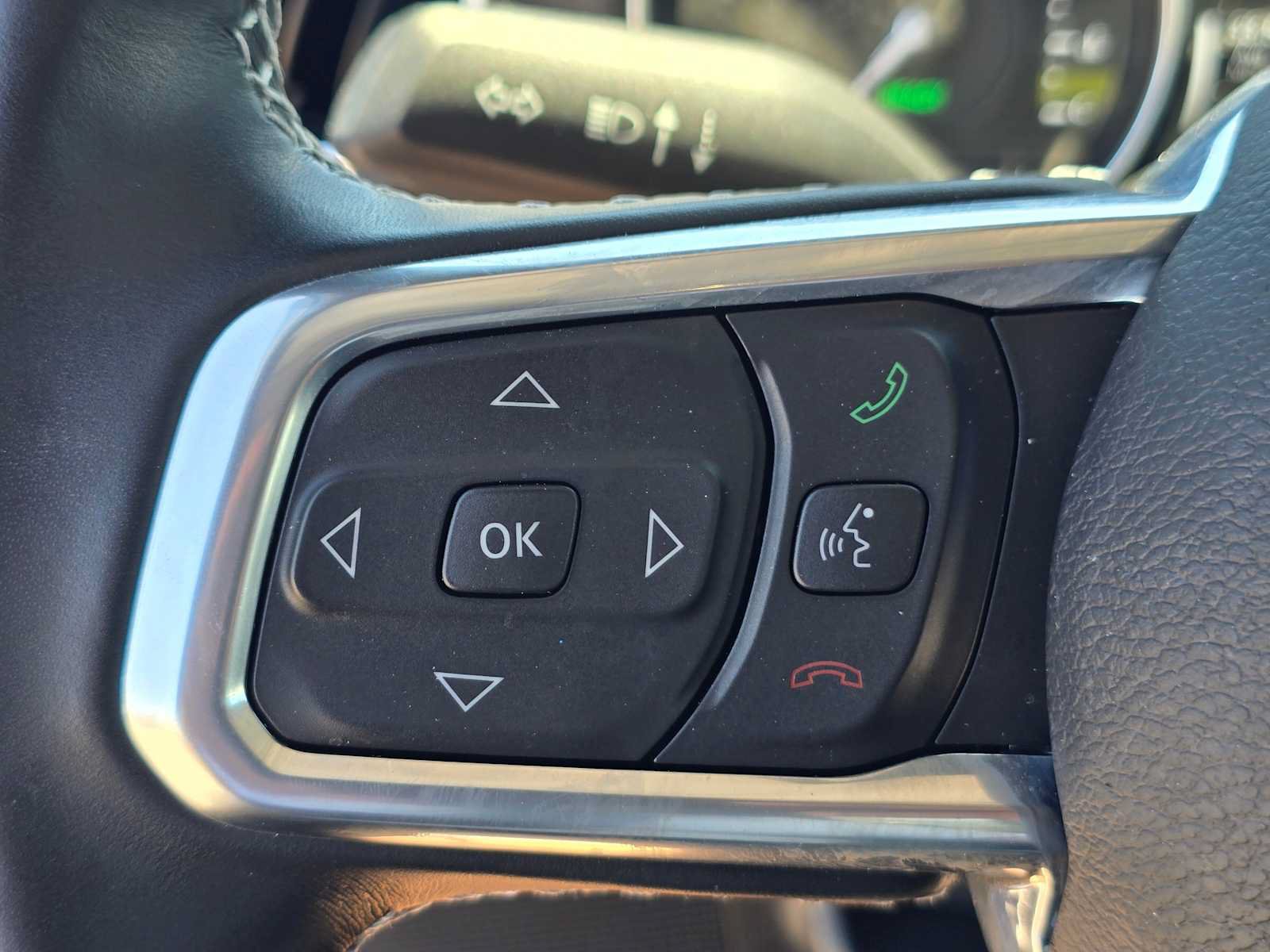 Used 2022 Jeep Wrangler Unlimited Sahara AWD/4WD image 33