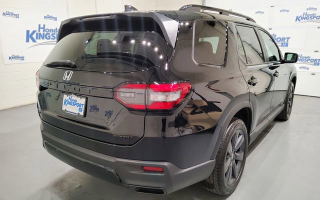 Used 2026 Honda Pilot Sport image 3