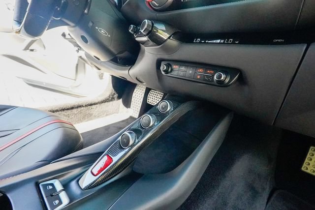 Used 2018 Ferrari 812 Superfast RWD image 76