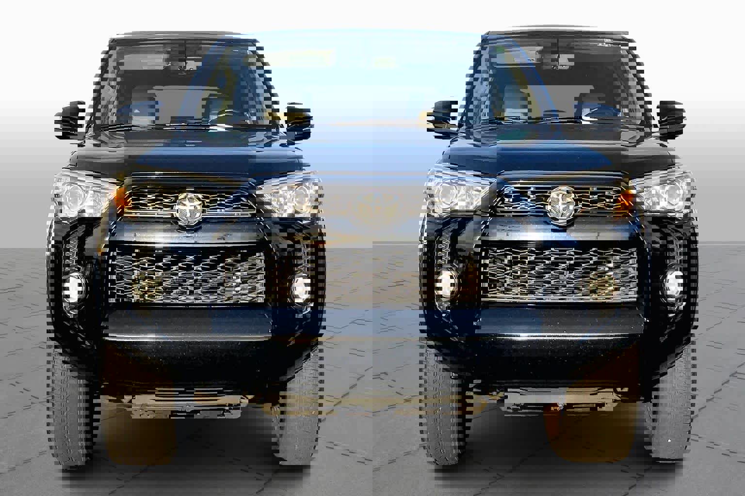 Used 2014 Toyota 4Runner SR5 Premium image 3