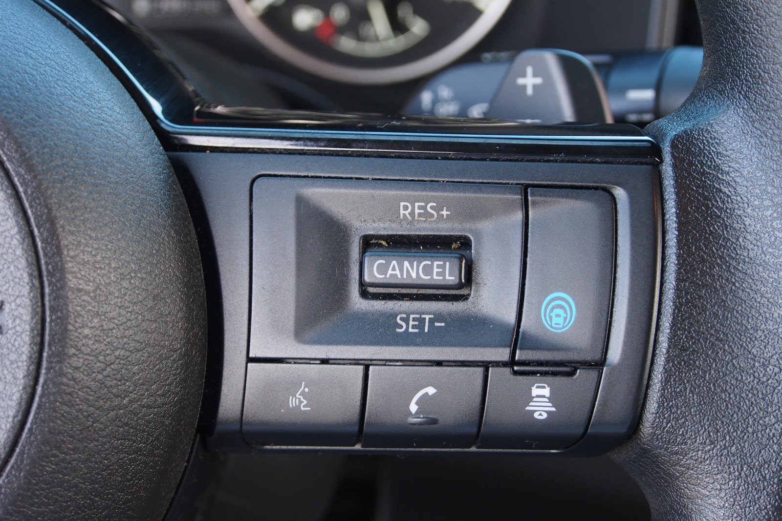Used 2023 Nissan Rogue SV FWD image 24