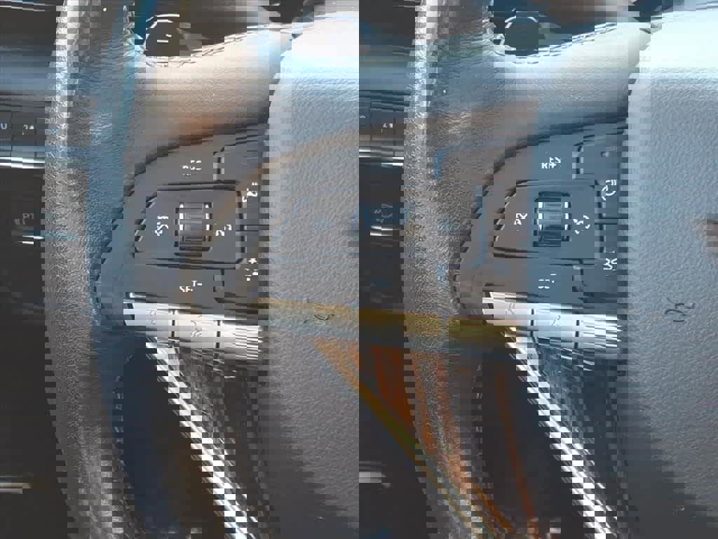 Used 2021 Cadillac Escalade Luxury image 6